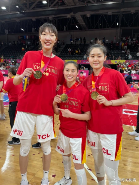 李梦韩旭返美，后者还需征服1人，回归首秀日期已确定-李梦篮球比赛视频