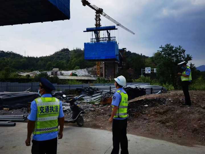 东阳高速拯救队严阵以待，24小时值班应对台风“梅花”-东阳高速口是不是疯了