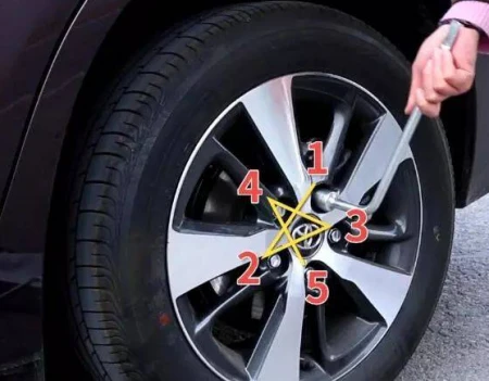 拆轮胎螺丝是顺时针还是逆时针-拆轮胎螺丝是顺时针还是逆时针视频