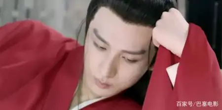 成毅《梦醒长安》上演盛世美颜，唇妆很惹眼，何晟铭也差太多了吧-成毅梦醒长安杀青微博