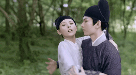 成毅《梦醒长安》上演盛世美颜，唇妆很惹眼，何晟铭也差太多了吧-成毅梦醒长安杀青微博