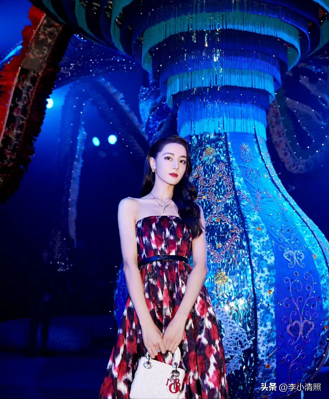 迪丽热巴有多迷人？活动高清原图曝光：美到窒息，怪不得能当顶流-迪丽热巴惊艳