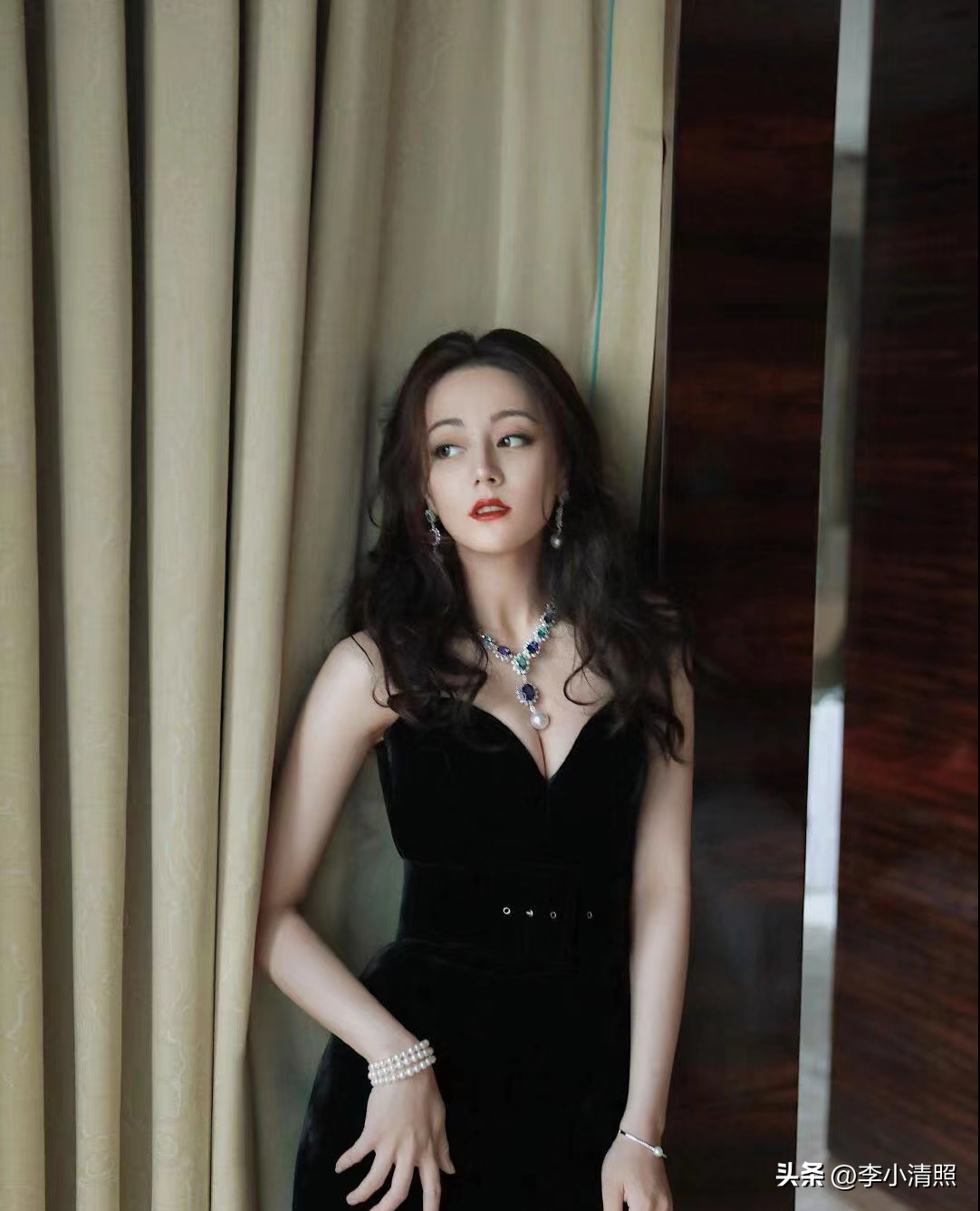 迪丽热巴有多迷人？活动高清原图曝光：美到窒息，怪不得能当顶流-迪丽热巴惊艳