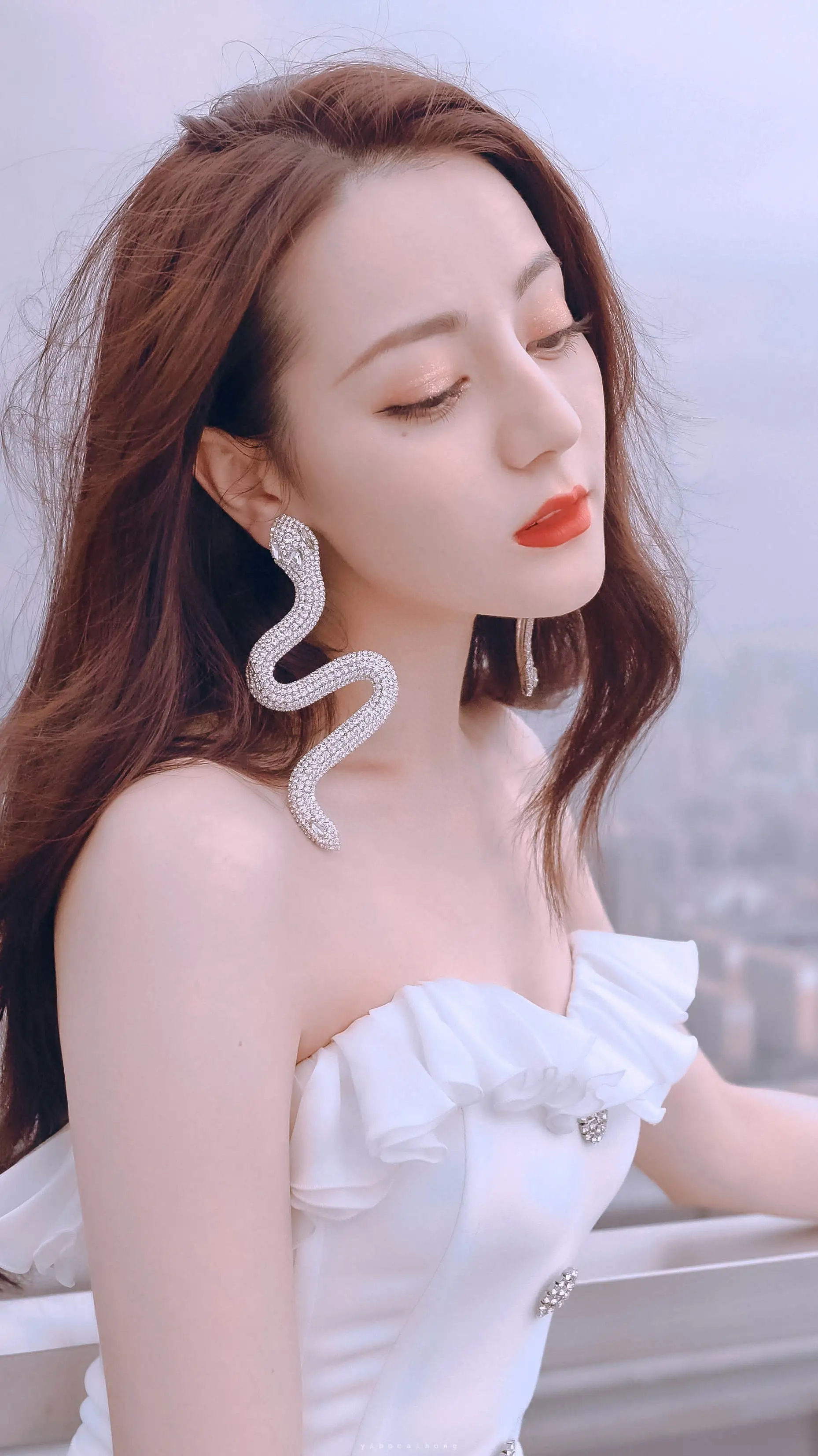 娱记曝料迪丽热巴在北京生子？消失9个月却不解释，网友：心虚了-迪丽热巴在北京吗