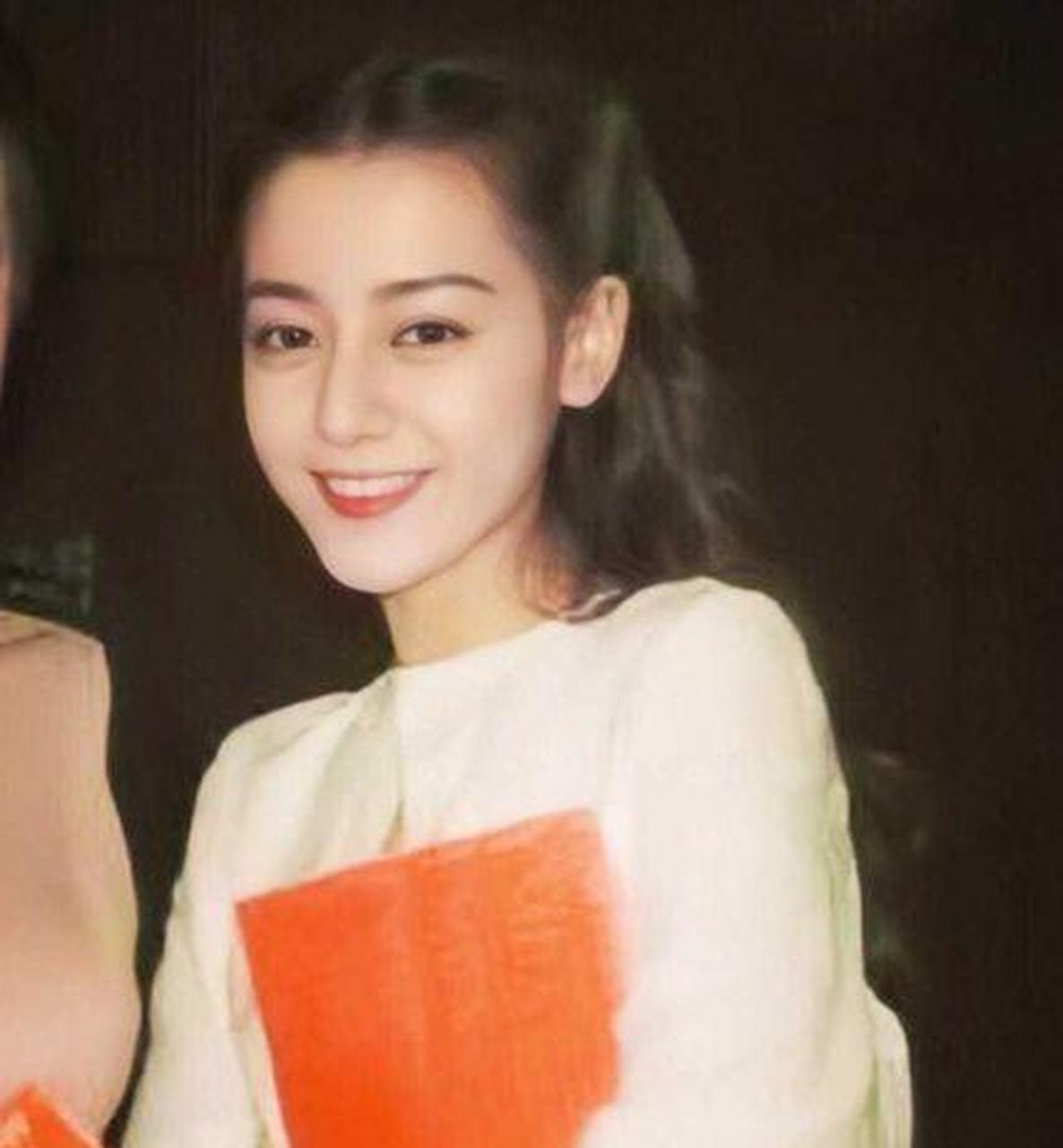 娱记曝料迪丽热巴在北京生子？消失9个月却不解释，网友：心虚了-迪丽热巴在北京吗