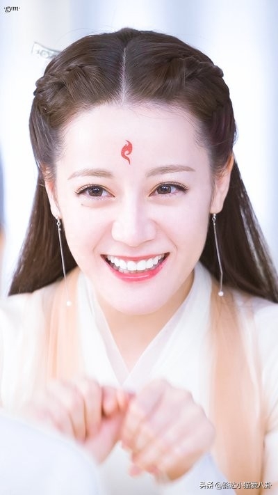 事实证明，许久没有露面的迪丽热巴，已经在另一条道路上发光发亮-事实证明许澍旸很有远见