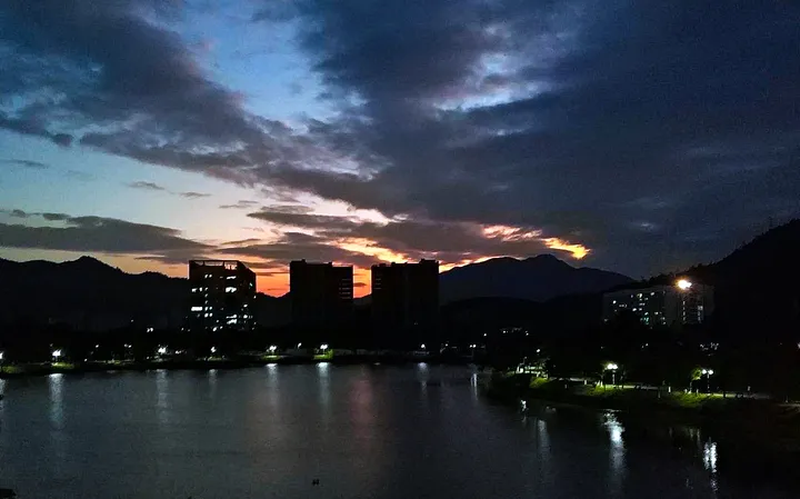 各位大佬们觉得中山大学到底是什么层次的学校，你们所在的地方大家对它什么看法？（纯粹因为无聊好奇）？-中山大学算是名牌大学吗