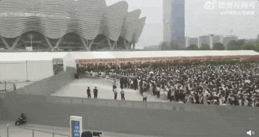 热搜爆了！王俊凯、王源、易烊千玺紧急发声-王俊凯易烊千玺为王源新节目打call