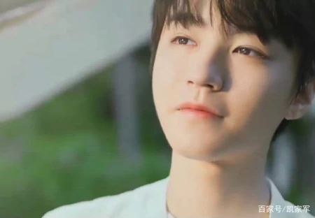 王俊凯的圈粉能力有多强？路人围观粉丝反黑抽奖，直接喊小凯宝宝-王俊凯粉丝有多牛