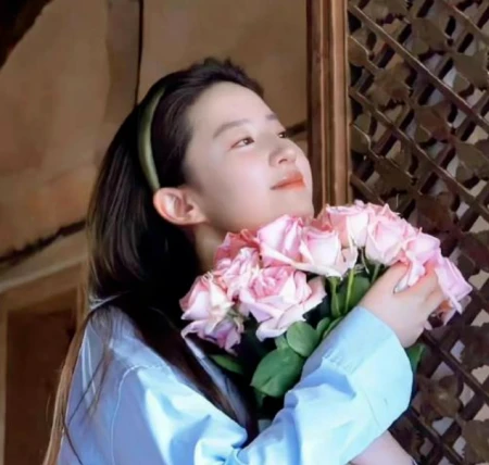 刘亦菲轻松拿下顶奢代言，越优秀越努力，漂亮的姑娘都自带光芒-刘亦菲代言的所有品牌