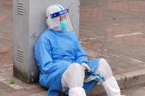 围墙内外“超能陆战队”！徐汇城管化身“大白”日夜守护着我们～-超能陆战队片段视频