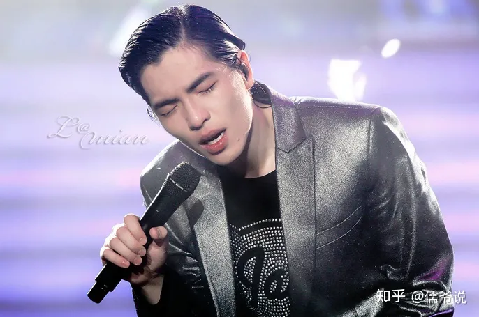 萧敬腾和经纪人车内亲密举动被拍，曾多次被传绯闻，女方回应来了-萧敬腾与经纪人恋情实锤