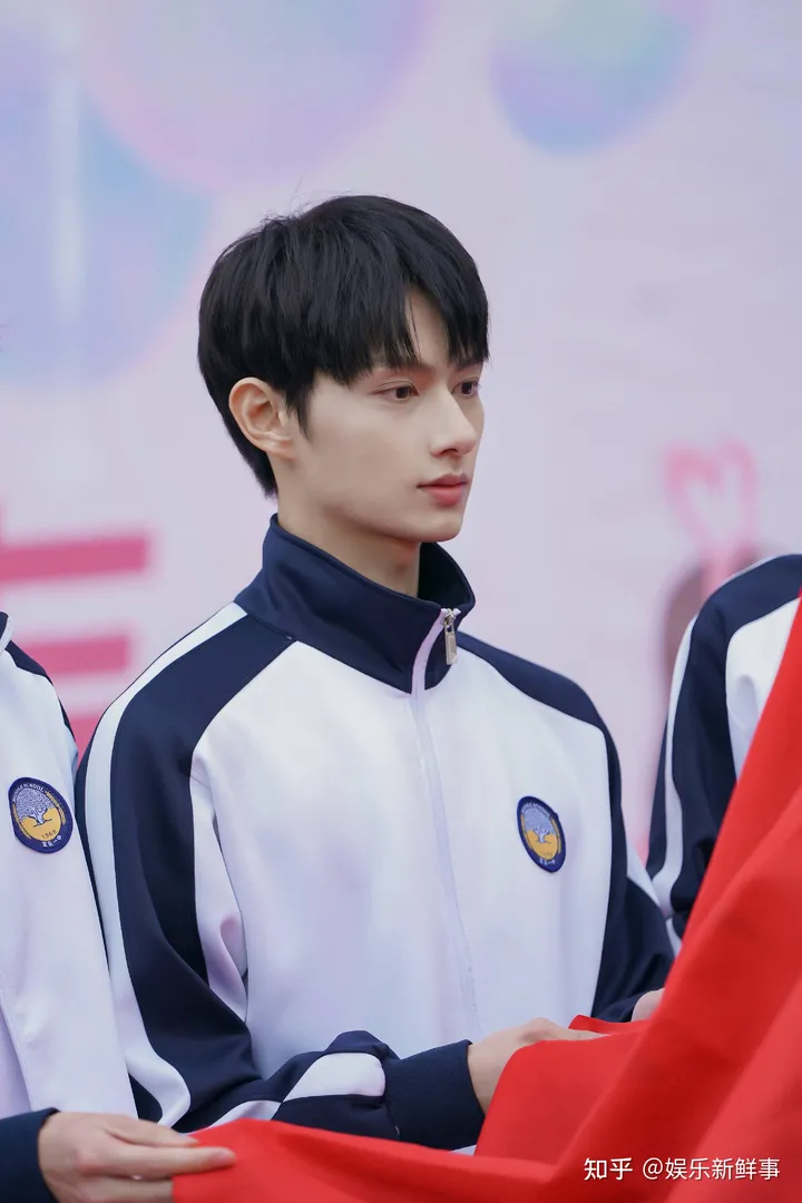 高甜校园剧《独家童话》开机 文俊辉化身高智商学霸“凌超”-独家童话在哪里拍摄的电影