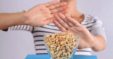 真菌过敏症一般无法痊愈，多和个人体质有关，主要靠药物治疗-真菌过敏症用什么药膏