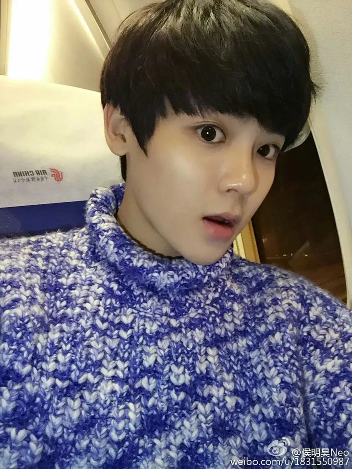 如何评价侯明昊的颜值？-侯明昊人品怎么样