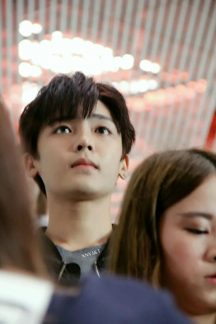 如何评价侯明昊的颜值？-侯明昊人品怎么样