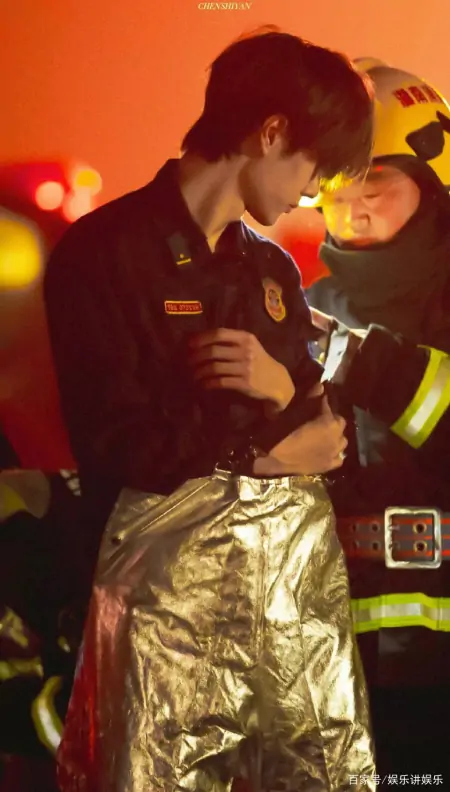 王一博全新大片出炉，为了演好飞行员，健身已见成效！-王一博参演的所有剧