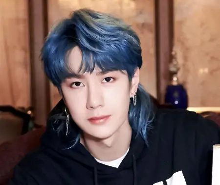 王一博年纪轻轻，却总被“老”字支配，看到理由后别笑出花来-王一博老年照