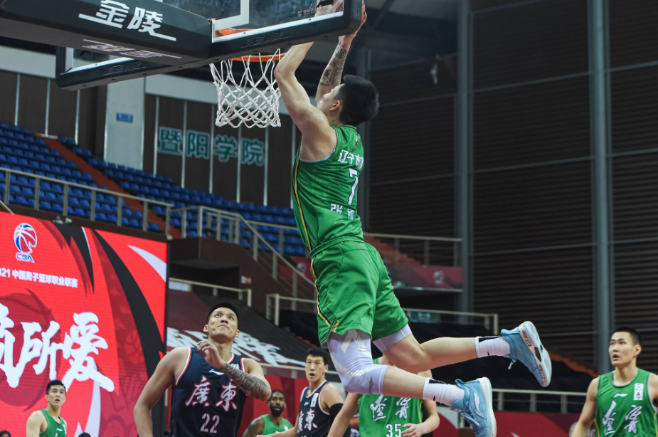 张镇麟或被重罚？广东男篮做出重大决定，禁赛可能是跑不了了-蓝球员张镇麟