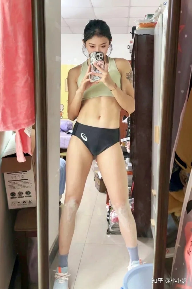 田径美女吴艳妮高颜值有实力，胳膊一处引网友热议，与夏思凝比较-演员 吴艳杰