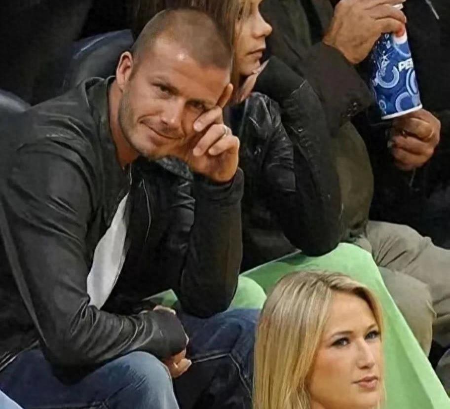 贝克汉姆这组图看一次笑一次[呲牙]，毕竟他也是男人啊-贝克汉姆真帅