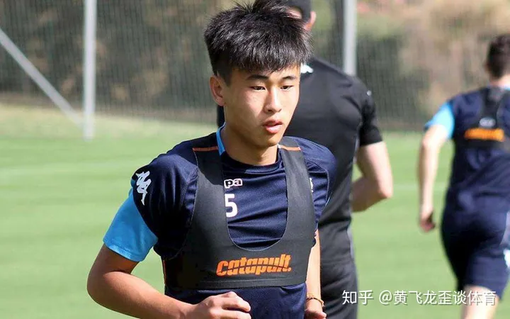 如何评价香港小将戴伟浚？-戴伟浚进过香港队吗