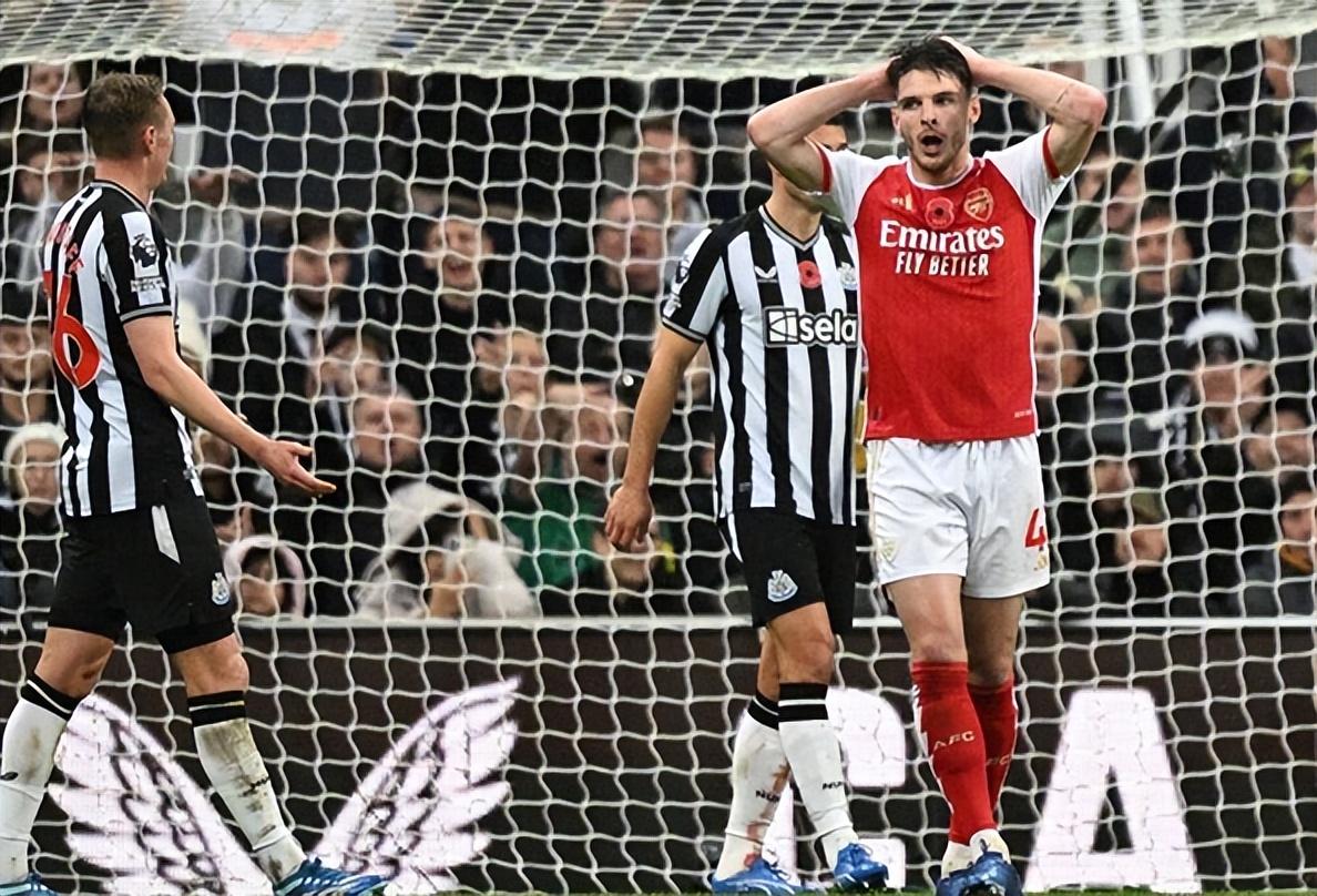 1-0！英超变天：阿森纳连败+首败，3000亿土豪3天连胜2大豪门-英超球队阿森纳