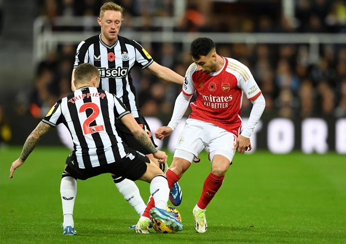 1-0！英超变天：阿森纳连败+首败，3000亿土豪3天连胜2大豪门-英超球队阿森纳