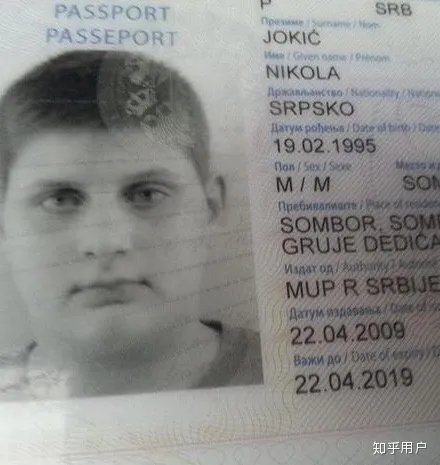 如何评价约基奇在 2018-19 赛季的表现，他有哪些让你印象深刻的特点和故事？-约基奇为什么厉害