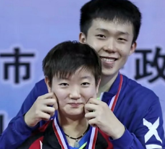 止藤片？孙颖莎：一个没有感情的奶脸莎手-孙颖莎专治各种花里胡哨