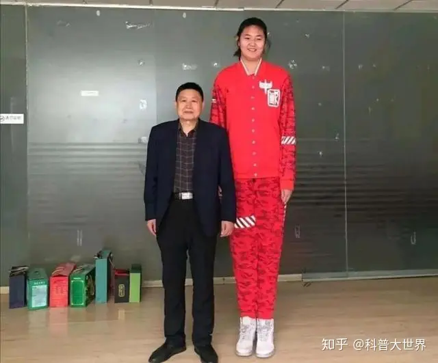 13岁身高就超姚明，这位山东女生已入女篮青训营，她最终可长多高-山东女篮队员身高