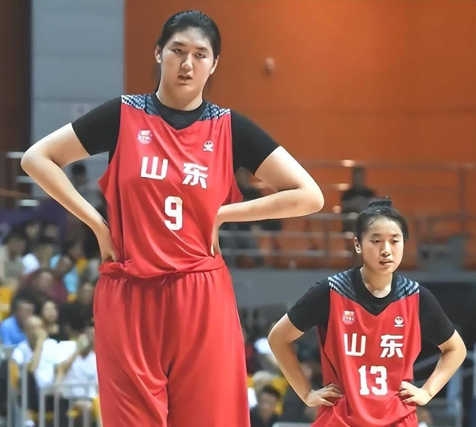 19中19！中国16岁2米28女姚明又爆发，两战轰76分剑指冠军-中国的女姚明