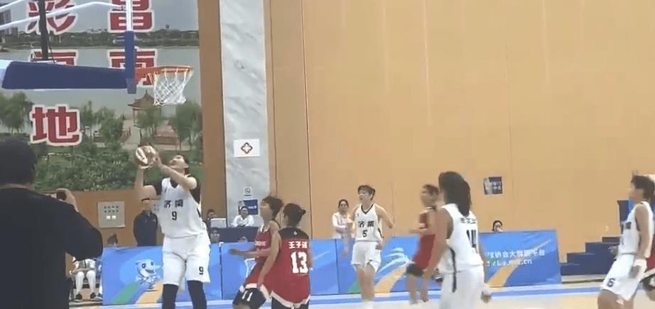 19中19！中国16岁2米28女姚明又爆发，两战轰76分剑指冠军-中国的女姚明