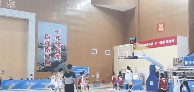 19中19！中国16岁2米28女姚明又爆发，两战轰76分剑指冠军-中国的女姚明