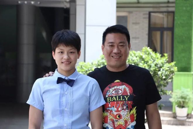 祝贺！镇海小将余依婷获东京奥运会女子200米个人混合泳第五-余依婷夺冠