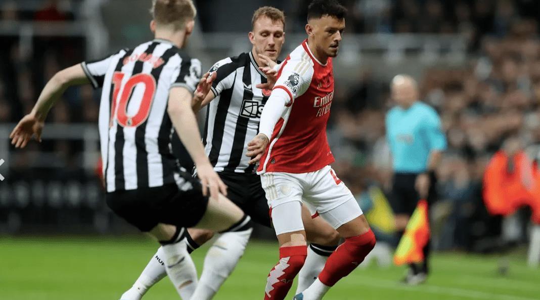 0-1！阿森纳不败金身告破，被曼城拉开3分差距，纽卡进球引发争议-阿森纳曼城联赛杯