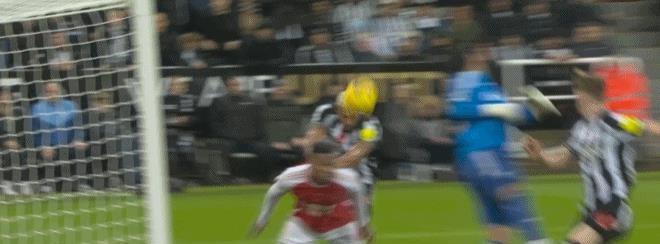 0-1！阿森纳不败金身告破，被曼城拉开3分差距，纽卡进球引发争议-阿森纳曼城联赛杯