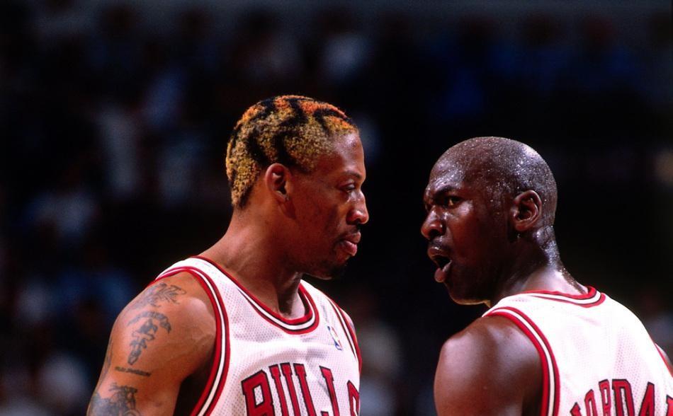 乔丹能够称霸NBA，不是因为对手太弱，而是自己太强，众生皆屈服-乔丹的篮球水平怎么样