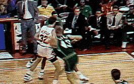 原来乔丹有这么多问题！翻看乔丹的黑历史，发现问题真不少！一、-乔丹有什么黑点球员