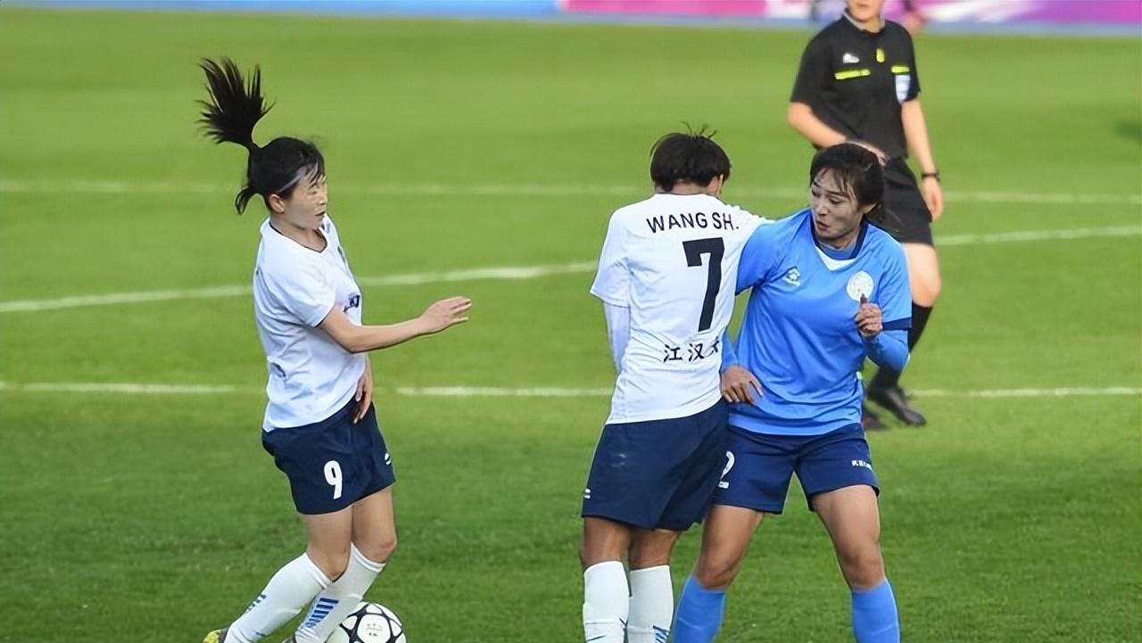 不怪水庆霞，女足出局真相大白！名记：高层改名单？涉及球员曝光-女足女神事迹素材