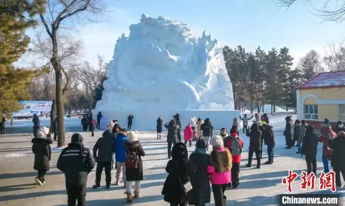 哈尔滨春节旅游市场持续火爆 前五天接待游客629.8万人次