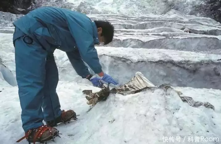 梅里雪山事件，一次被诅咒的登山行动，死者深埋雪山多年才被发现