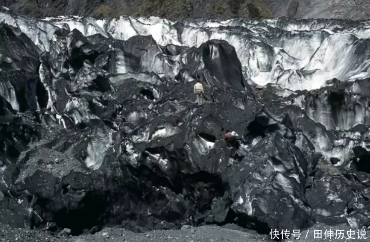 1991年梅里雪山山难，17名登山队员无一生还，临死前过程充满怪异