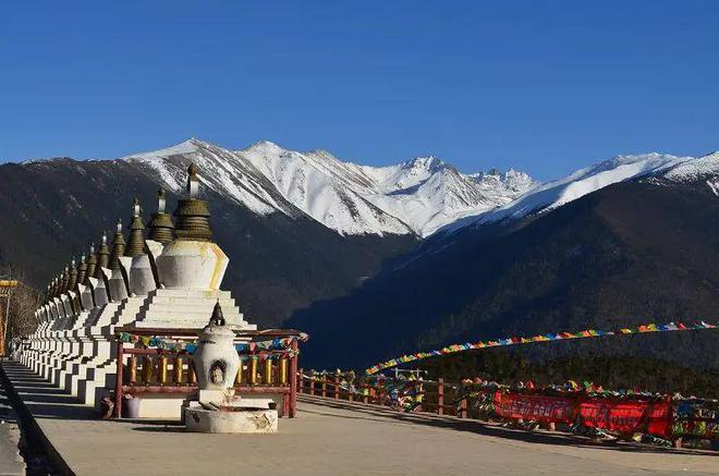 云南冬季旅游热门景点 梅里雪山景区旅游攻略 低音号导游-云南梅里雪山观景台