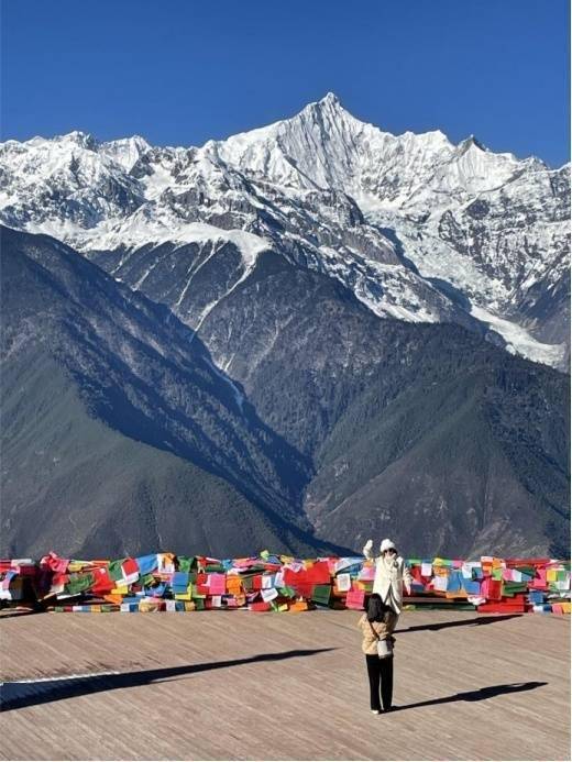 观云台 | 遇见幸运！新年梅里雪山首个“日照金山”-梅里雪山看日照金山