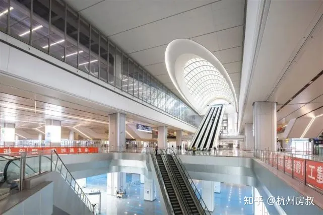 西站的意义，只是扶起云城？ | 房叔说No.535-西站分布图