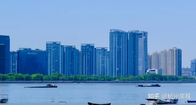 西站的意义，只是扶起云城？ | 房叔说No.535-西站分布图