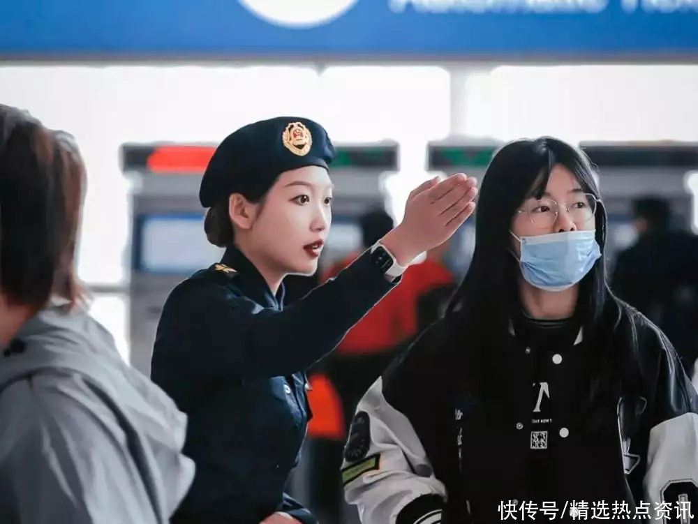 综合行政执法队女子巡逻队亮相杭州西站