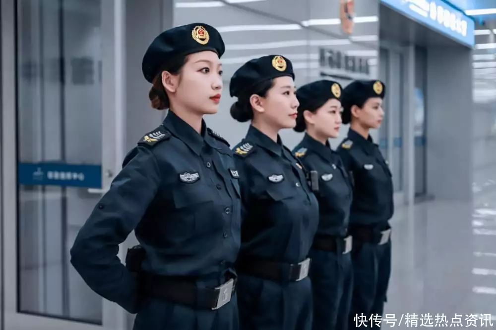综合行政执法队女子巡逻队亮相杭州西站
