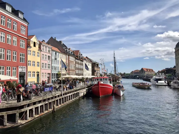 在丹麦首都哥本哈根想要看人文景点，那么要如何规划路线-丹麦首都哥本哈根的电话号码